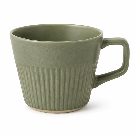 Tazza 350 ml in ceramica verde con manico a rilievo